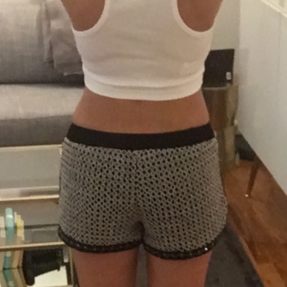 ZARA SHORTS SIZE M - Picture 2 of 6